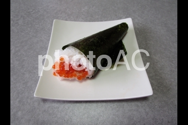 いくらの手巻き寿司.jpg