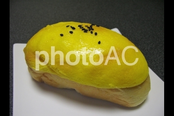 スイートポテトパンのアップ.jpg