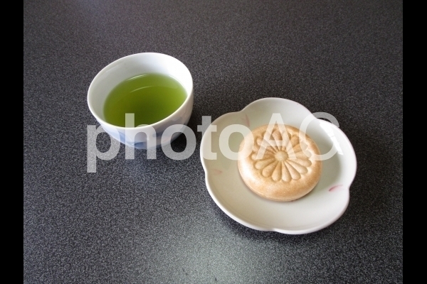 最中とお茶2.jpg