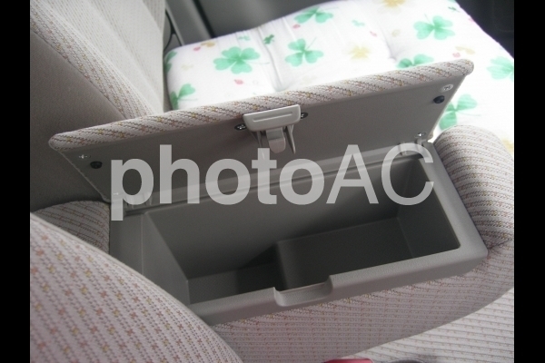 車の小物入れ.jpg